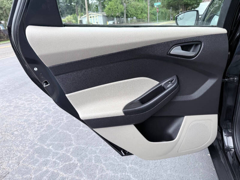 2012 Ford Focus SE