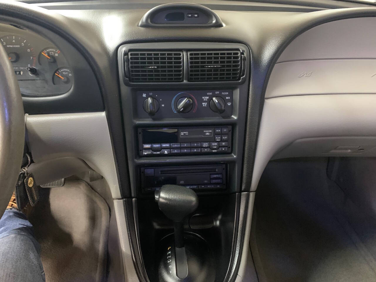 1997 Ford Mustang 27