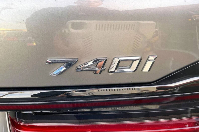 2022 BMW 7 Series 740i
