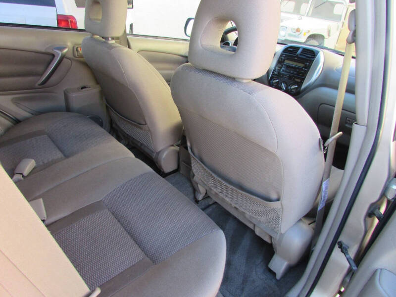 2005 Toyota RAV4 Base photo 21