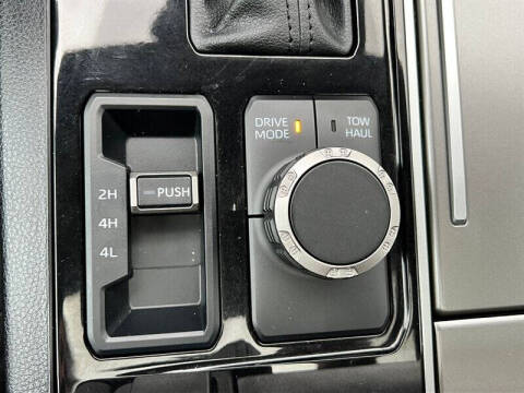 2025 Toyota Sequoia SR5