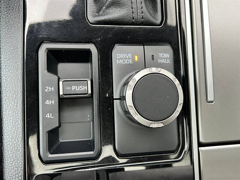 2025 Toyota Sequoia SR5