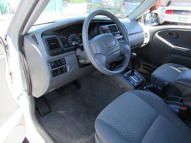 2001 Chevrolet Tracker