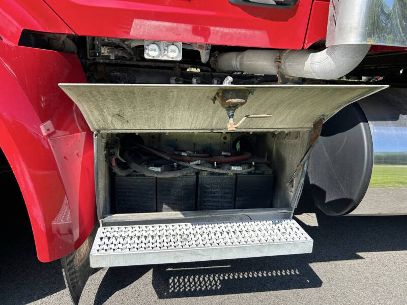2015 Peterbilt 579 Sleeper Tractor