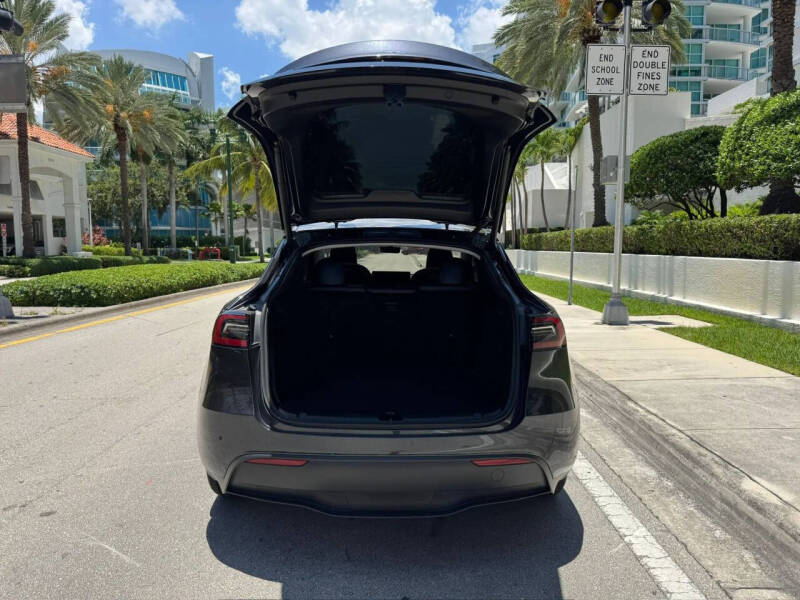 2025 Tesla Model Y Long Range