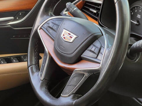 2018 Cadillac XT5 Platinum