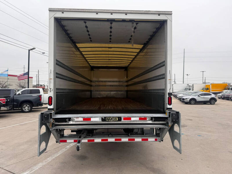 2019 Freightliner M2 106