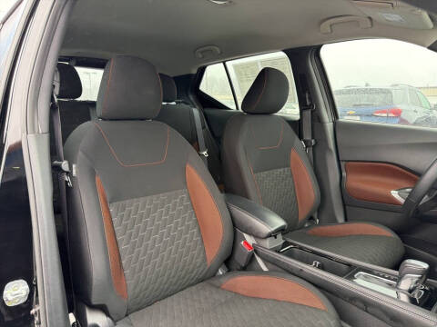 2021 Nissan Kicks SR