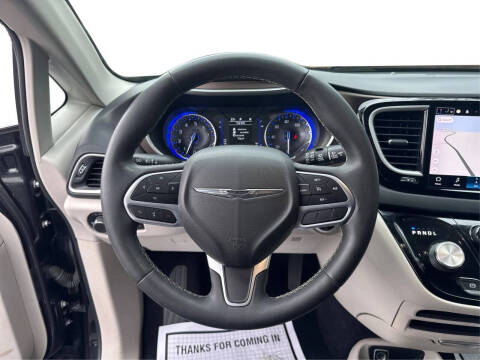 2022 Chrysler Voyager LX