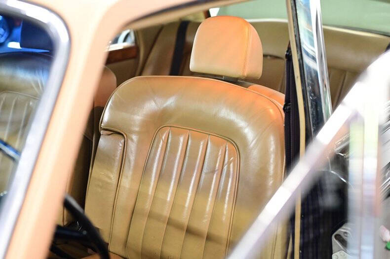 1972 Rolls-Royce SILVER CLOUD LWB
