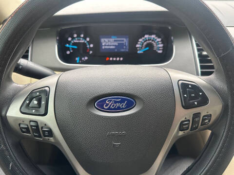2015 Ford Taurus SE
