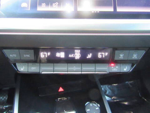 2022 Audi Q4 e-tron quattro Premium Plus 50