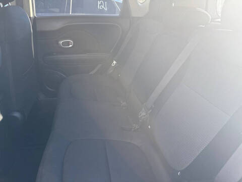 2017 Kia Soul +