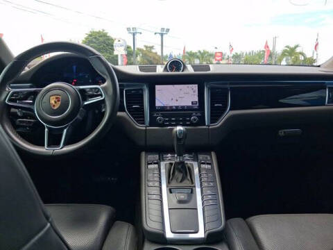 2017 Porsche Macan