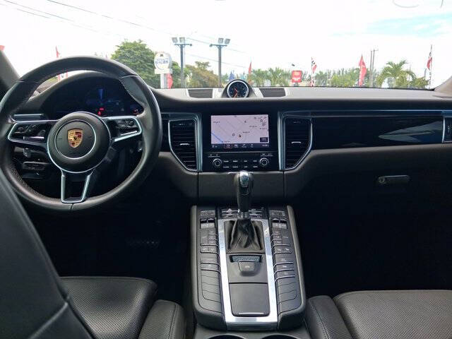 2017 Porsche Macan