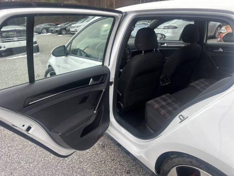 2016 Volkswagen Golf GTI SE