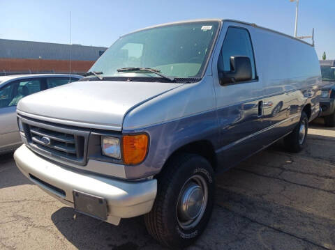 2005 Ford E-Series for sale at Oswego Motors in Oswego IL