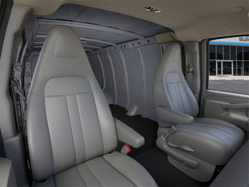2025 Chevrolet Express 2500