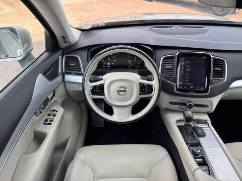 2016 Volvo XC90 T5 Momentum