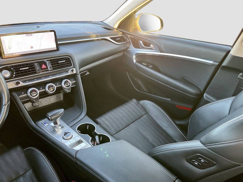 2022 Genesis G70