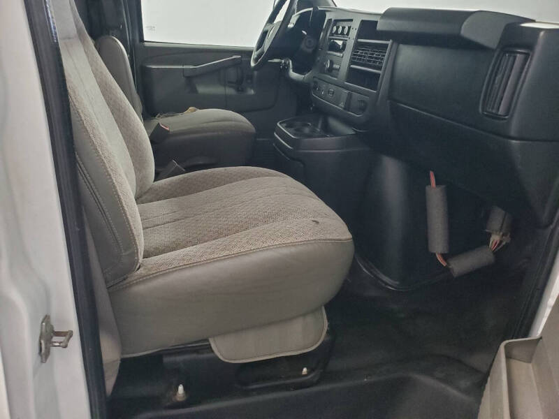 2017 Chevrolet Express 2500