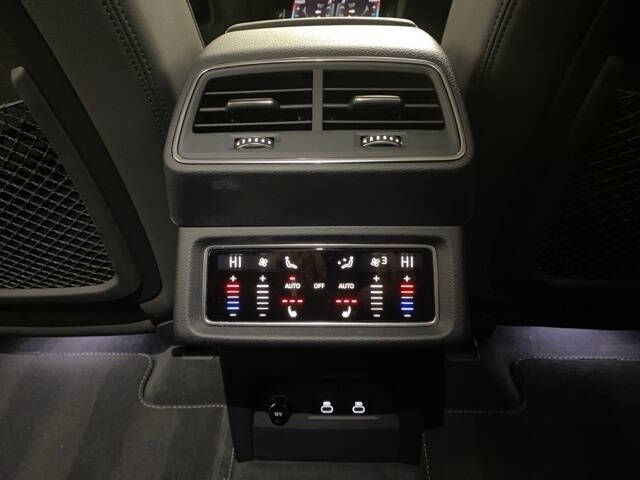 2024 Audi Q8 e-tron quattro Premium Plus