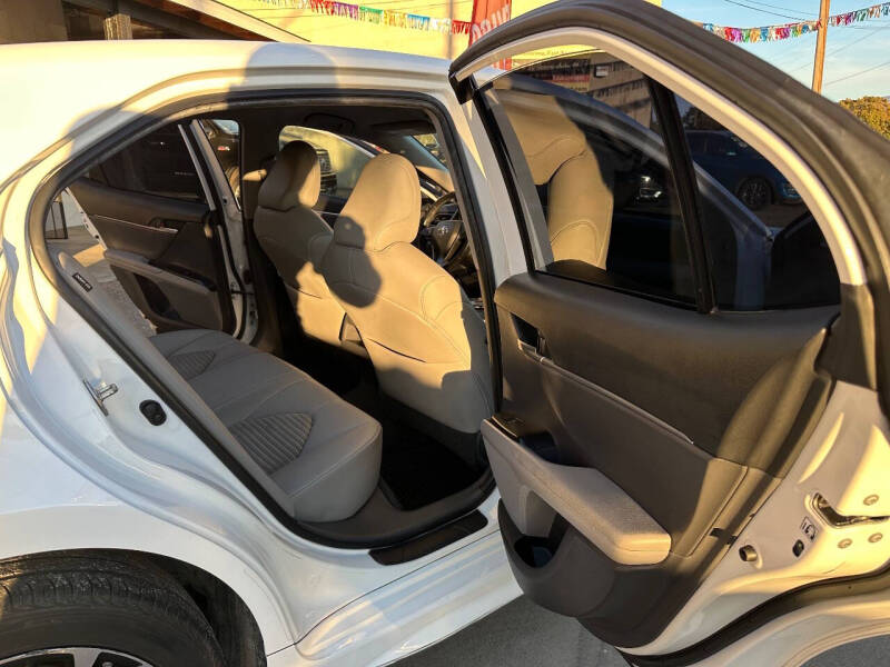 2019 Toyota Camry SE