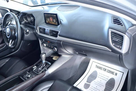 2018 Mazda MAZDA3 Touring