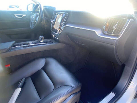 2024 Volvo S60 B5 Core Dark Theme