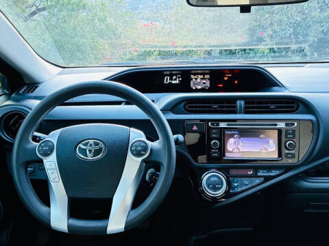 2015 Toyota Prius c One