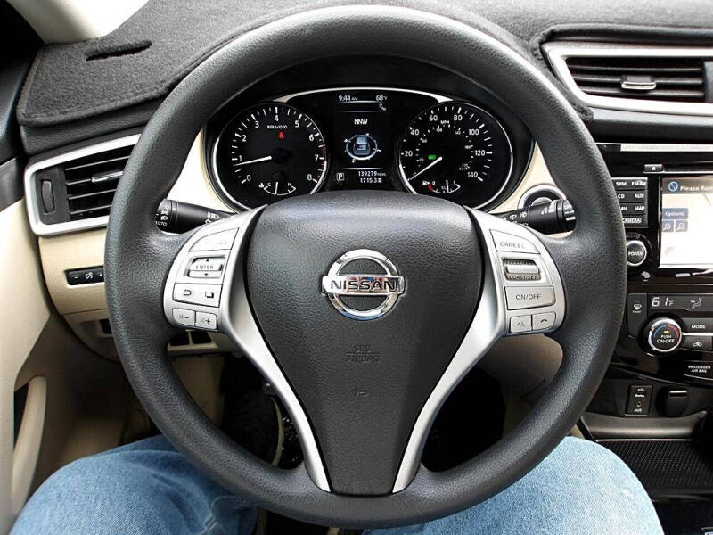 2016 Nissan Rogue SV