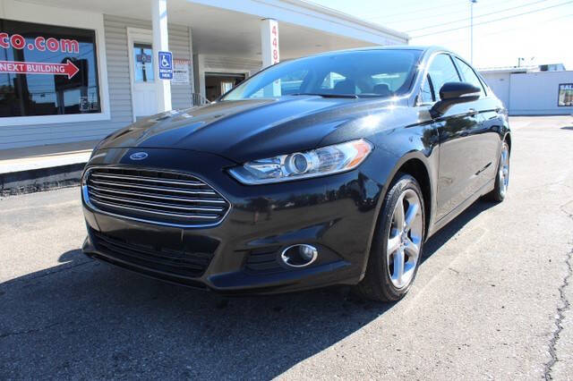 2013 Ford Fusion SE photo 3