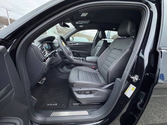 2026 Volkswagen Atlas Cross Sport SEL R-Line Black 4Motion