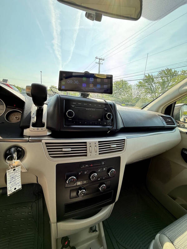 2013 Volkswagen Routan S