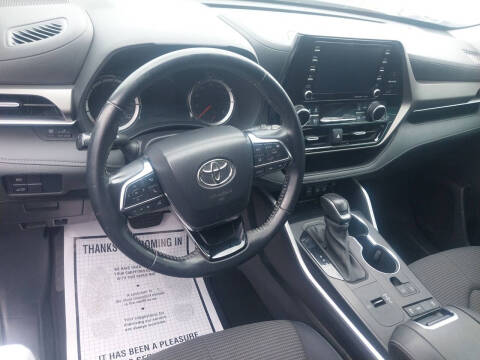 2020 Toyota Highlander LE