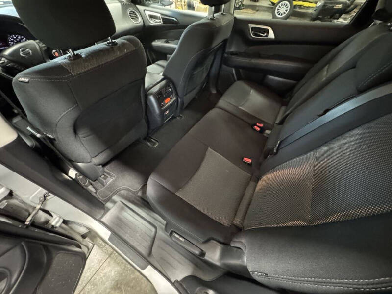 2019 Nissan Pathfinder SV