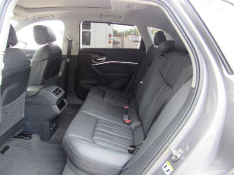 2019 Audi e-tron quattro Prestige