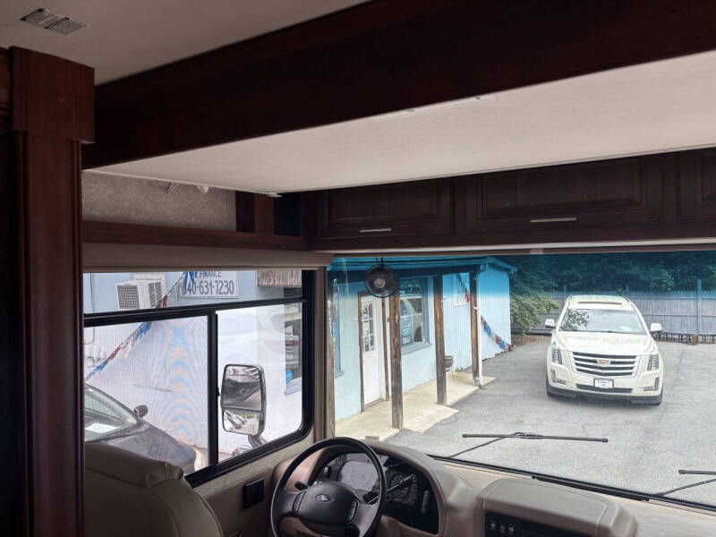 2015 Ford GEORGETOWN FOREST RIVER