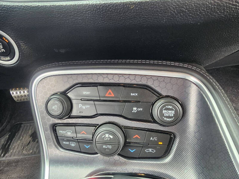 2015 Dodge Challenger R/T Plus Shaker