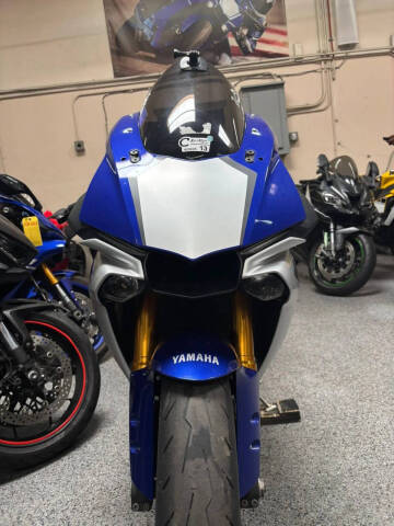 2015 Yamaha YZF-R1