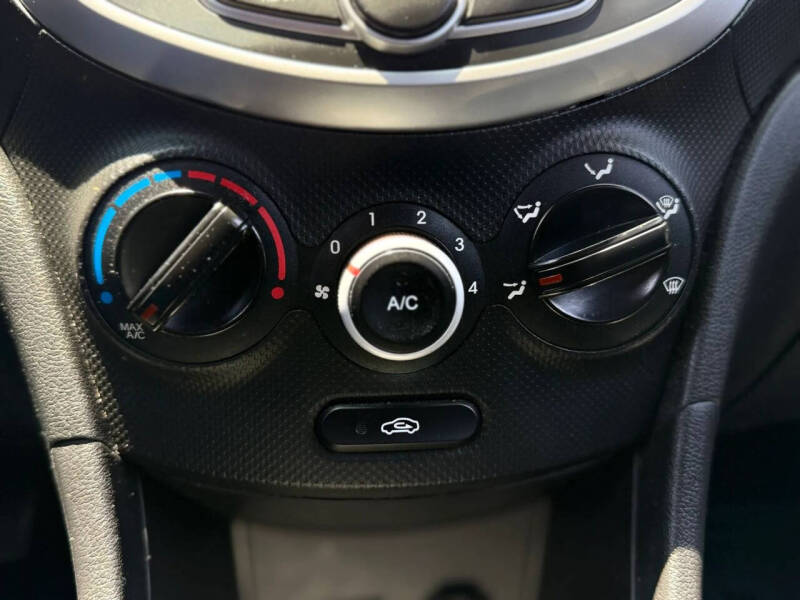 2014 Hyundai Accent GS