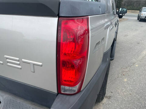 2005 Chevrolet Avalanche 1500 LS