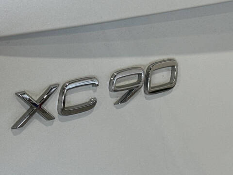 2022 Volvo XC90 T5 Momentum