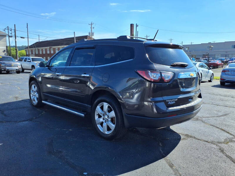2017 Chevrolet Traverse LT