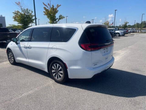 2025 Chrysler Pacifica Plug-In Hybrid