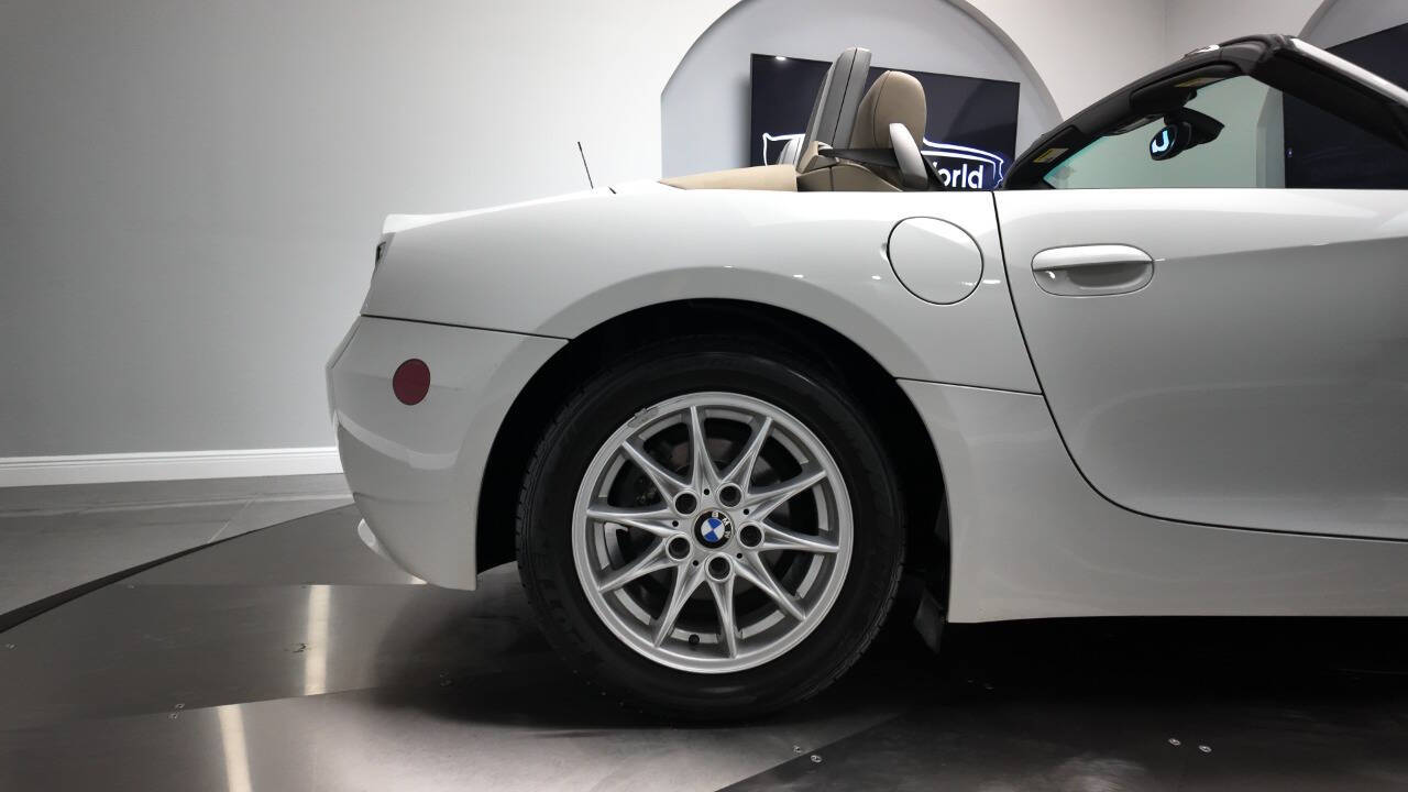 2005 BMW Z4 26