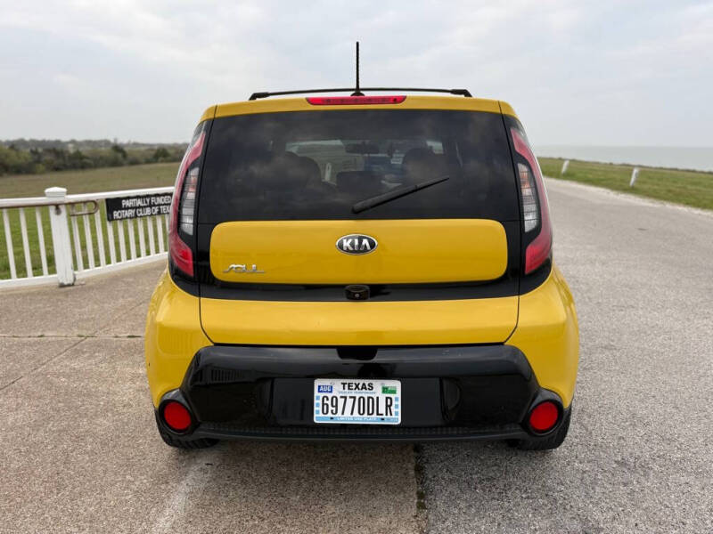 2016 Kia Soul +