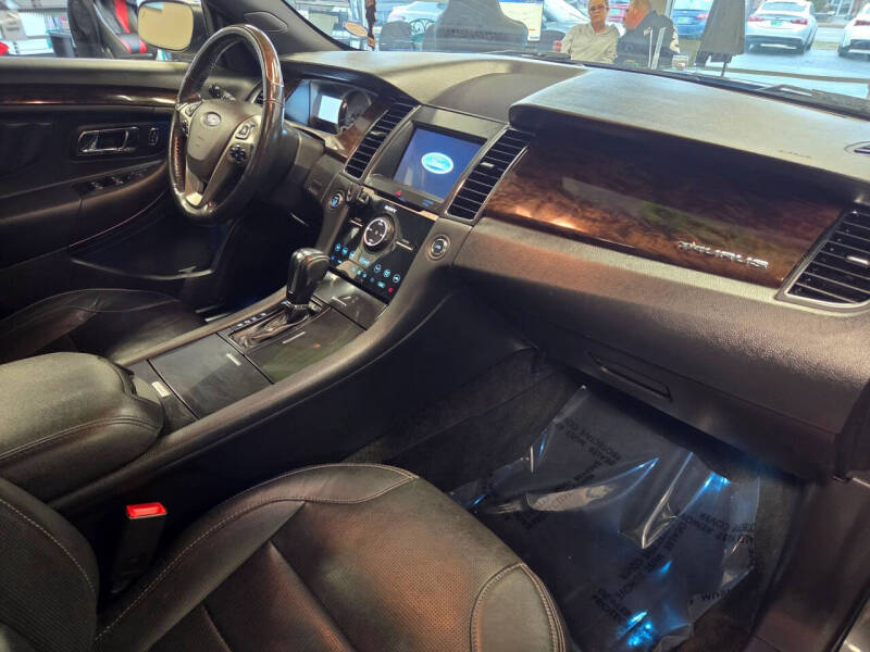 2016 Ford Taurus Limited