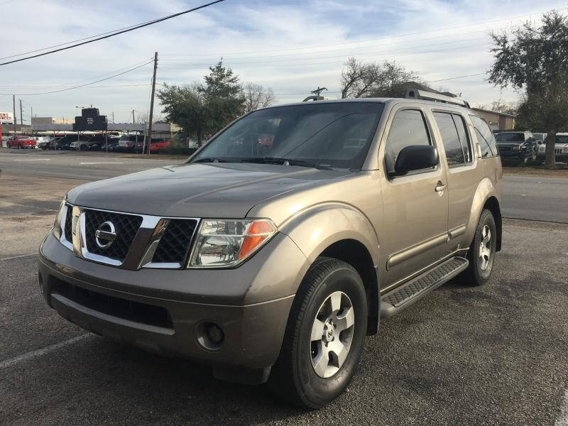 2005 Nissan Pathfinder LE