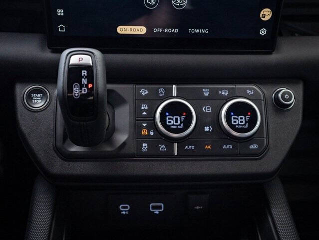 2024 Land Rover Defender 130 P400 Outbound